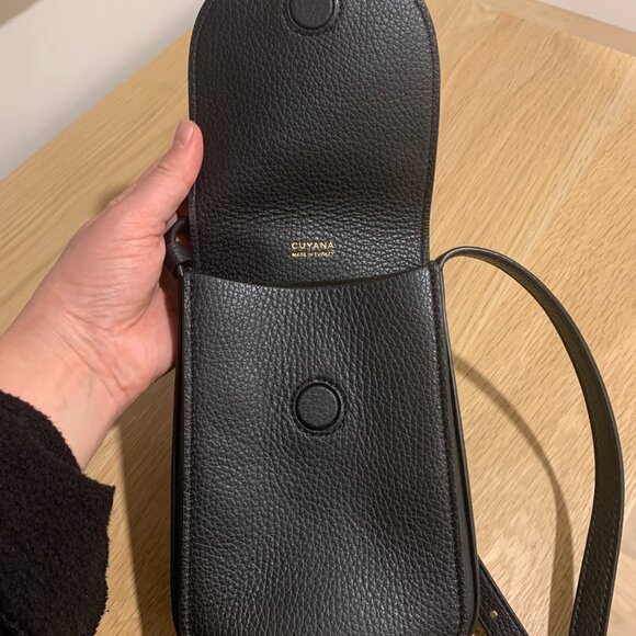 Cuyana Concertina Phone Bag - Picture 2 of 8